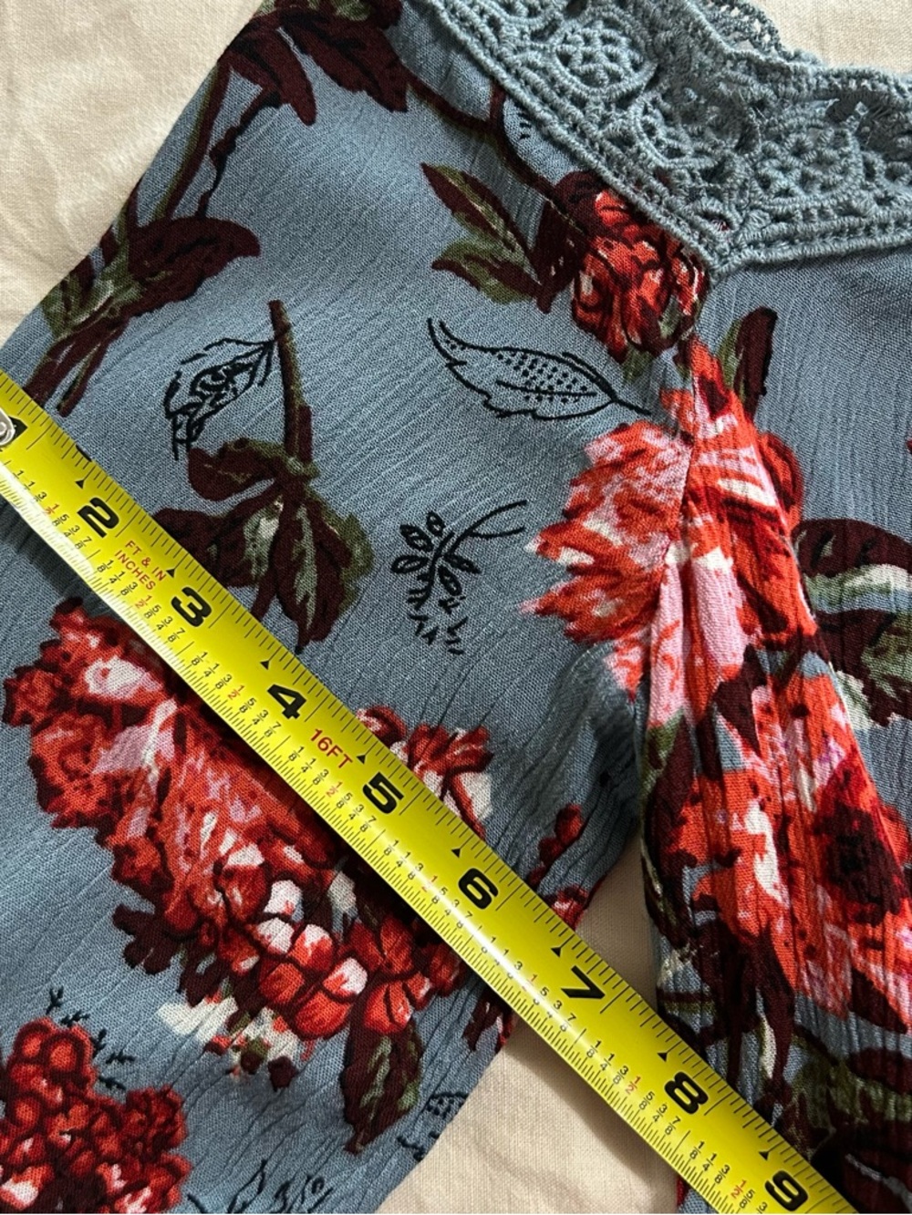 VENUS Floral Cold-Shoulder Top with Lace Trim - Picture 7 of 10
